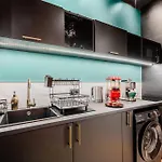 1-bedroom With Parking, Netflix And High-speed Wi-fi * Bordeaux